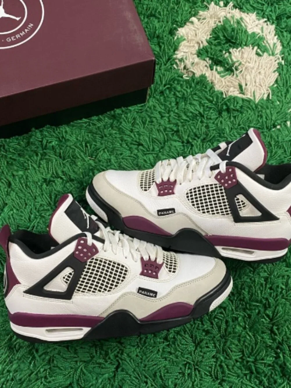 Nike Jordan 4 Retro x Paris Saint Germain Bordeaux